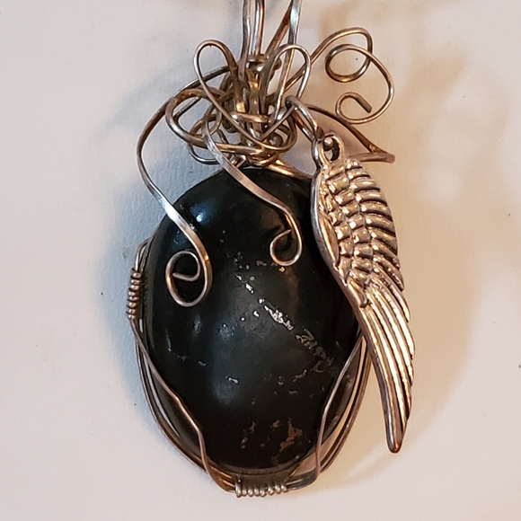 Elite Noble Shungite Wire Wrapped Necklace w Feather Charm - Picture 1 of 9